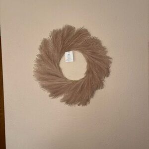 Tan pampas grass wreath decor NWT
